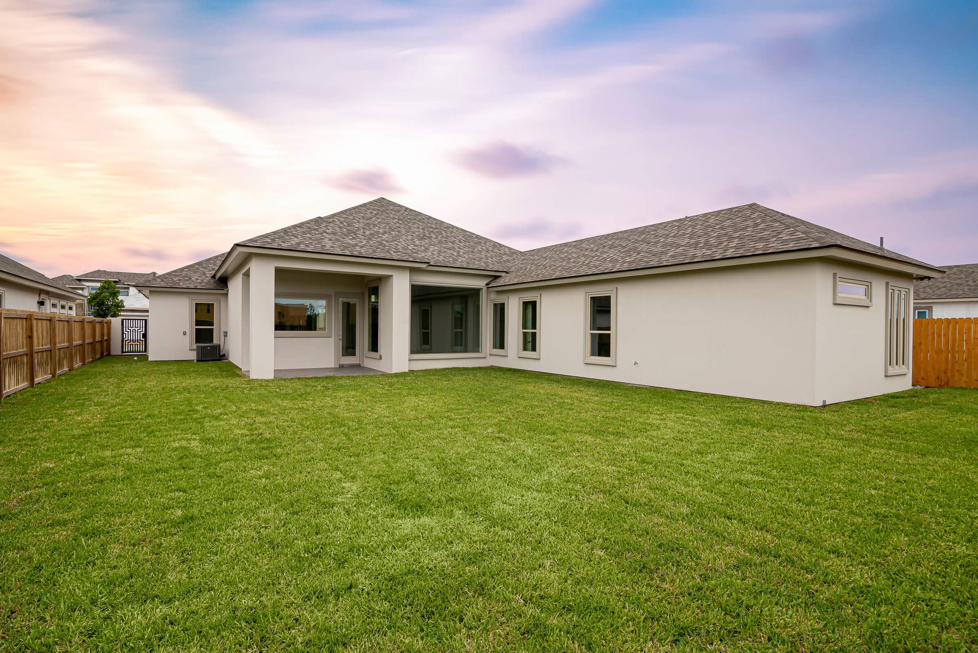 Dolcan Homes_805 Jersey Meadow_Mcallen_Web-045