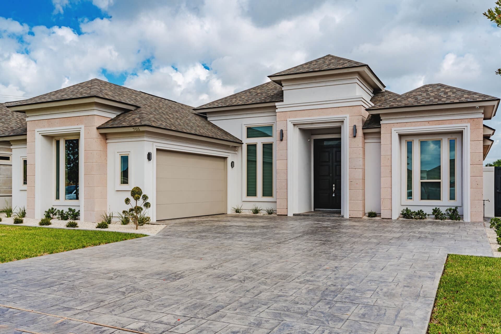 Dolcan Homes_HeightsAtMcColl_Lot 2_ 043